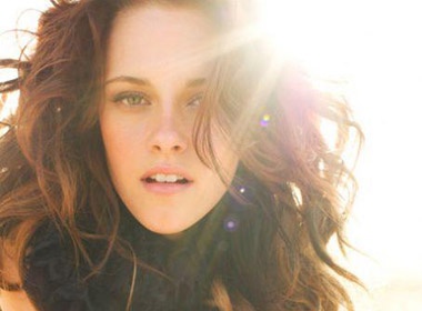 Kristen Stewart kin tieng chuyen yeu duong hinh anh