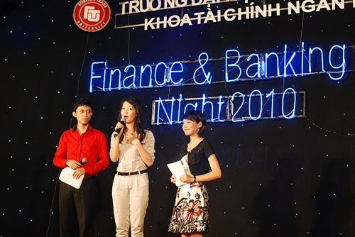 A hau Thuy Van gian di giua doi thuong hinh anh