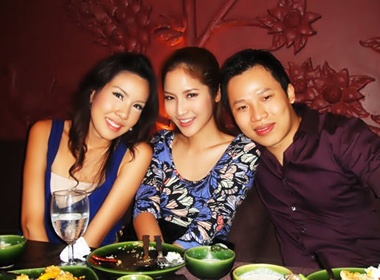 Hoa hau Thai tham du 'Dem hoi chan dai' hinh anh