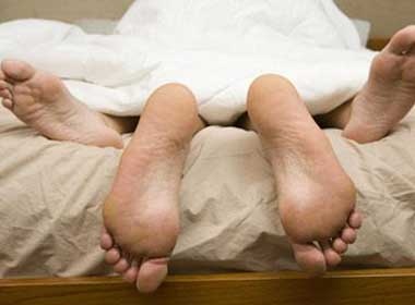 Chuong trinh truyen hinh 'Dau gia trinh tiet' gay tranh cai hinh anh