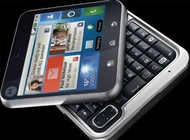 'De vuong' Motorola Flipout chay Android 2.1 hinh anh