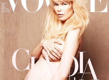 Claudia Schiffer khoa than khoe bung bau hinh anh