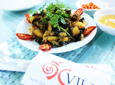 Thuong thuc mon cha oc Ha Noi giua Sai Gon hinh anh