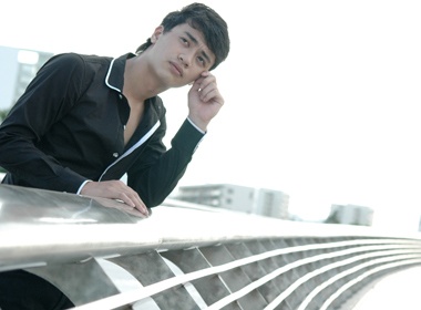 Au Tan Quang khong cho phep minh duoc cham chap hinh anh