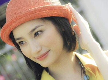Truc Diem cham mat 'ga si tinh' hinh anh
