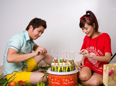 Ngo Trac Linh suyt bat khoc trong sinh nhat hinh anh