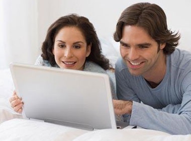 Laptop va iPad lam tang nguy co mat ngu hinh anh