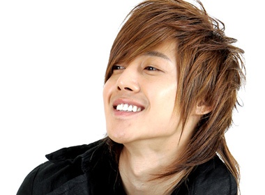 Kim Hyun Joong bi tai nan xe hoi hinh anh