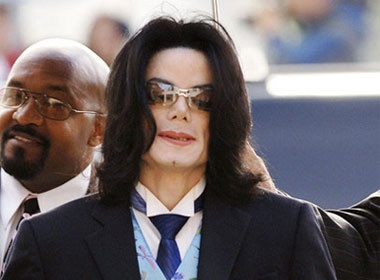 Sot anh kham nghiem tu thi Michael Jackson hinh anh