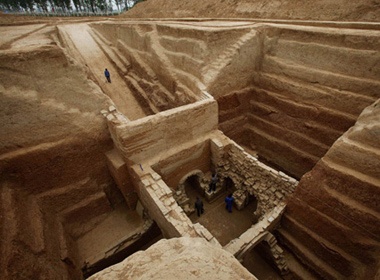 Khai quat mo vo tuong con nuoi cua Tao Thao hinh anh