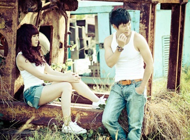 Ly Hai khoe style moi ben vo sap cuoi hinh anh