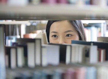 Ngay cang nhieu du hoc sinh phat dien vi ap luc hinh anh