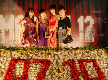 Nu sinh Ams long lay trong dem chia tay lop 12 hinh anh