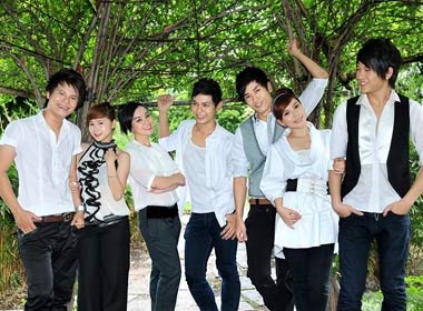 Vmusic cung Thuy Tien chia se yeu thuong hinh anh