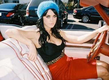 Katy Perry doa mang thai de tron viec hinh anh