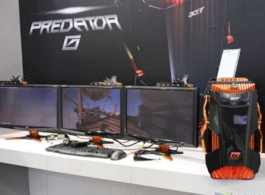 PC choi game ket noi voi 3 man hinh 3D hinh anh