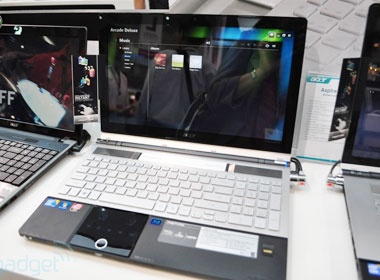 Can canh laptop gianh giai vang thiet ke sang tao Computex 2010 hinh anh