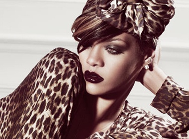 Rihanna tung boi roi vi tinh cu hinh anh