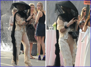 Lady GaGa 'quai di' trong le tot nghiep cua em gai hinh anh