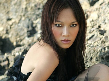 Luyen nguoi mau de thi hoa hau hinh anh