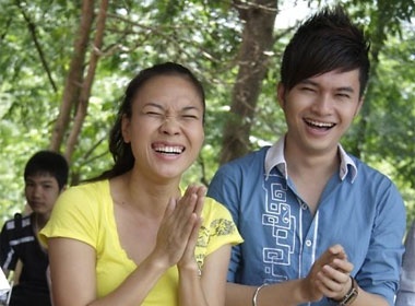 My Tam - Nam Cuong mang tieng cuoi ve buon lang hinh anh