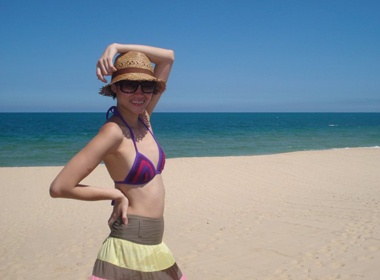 Thanh Truc lam dang tren bien hinh anh