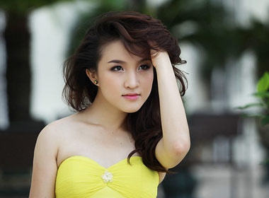 Ngoc Bich nu tinh voi dam dai hinh anh