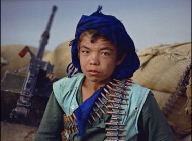 'Nhung dua tre khong tuoi tho' cua Steve McCurry hinh anh