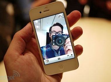 iPhone 4 mau trang hoan phat hanh den giua thang 7 hinh anh