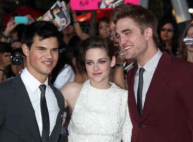 Ngam dan sao 'Eclipse' do dang tren tham do hinh anh