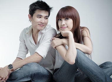 Pha Le danh nhieu tinh cam cho ban dien moi hinh anh