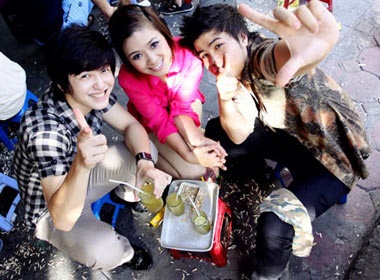 Hoang Yen hen ho Dinh Manh Ninh va Huynh Anh hinh anh