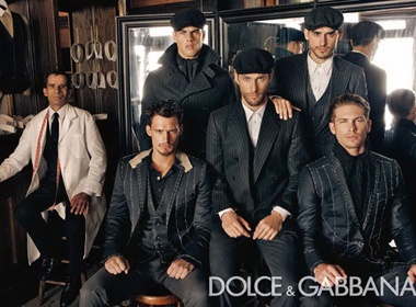 Quy ong lich lam hinh anh