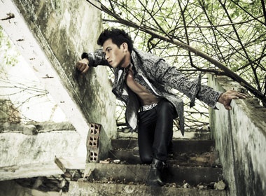 Quang Tuyen tao dang noi nha hoang hinh anh