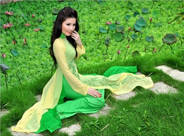Thi sinh HH The gioi nguoi Viet khoe dang cung ao dai hinh anh
