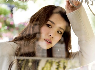 Dien vien 'Giay thuy tinh' suy sup vi cha qua doi hinh anh