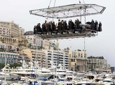 An toi tren khong trung o Monaco hinh anh