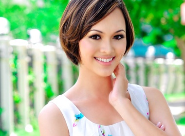 Alex Tran xinh tuoi ngay nang ha hinh anh