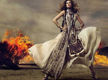 Gisele Bundchen dot chay rung hoang hinh anh