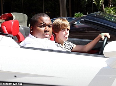 Justin Bieber duoc tang xe Lamborghini hinh anh