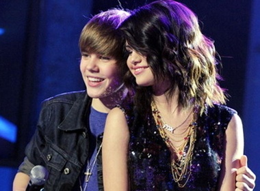 Justin Bieber quay clip chuc mung sinh nhat Selena Gomez hinh anh