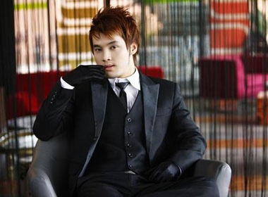 Ung Hoang Phuc: 'Khong co chuyen toi bi doi bong tay chay' hinh anh