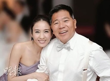 Le Tu sinh doi 2 be gai hinh anh