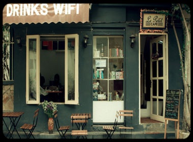 Le Petit - quan ca phe hay thu vien nho xinh? hinh anh