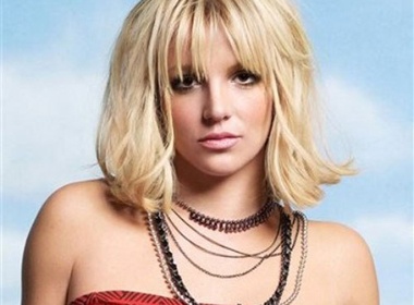 Britney Spears doi ban trai cau hon hinh anh