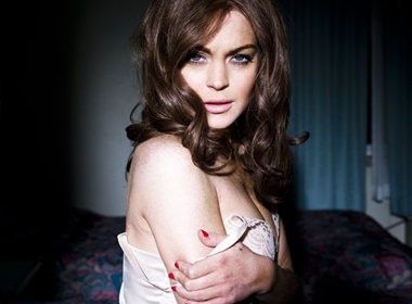 Lindsay Lohan ra tu khoe anh nong hinh anh