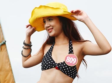 Thi sinh Hoa hau Viet Nam dien bikini khoe dang hinh anh