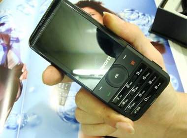 Kham pha Skyworth T608 pin sieu ben hinh anh