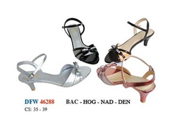 Bo suu tap giay thoi trang Sac Thu 2010 hinh anh