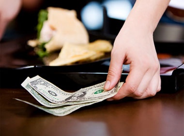 Thoi quen boa tien o mot so quoc gia hinh anh